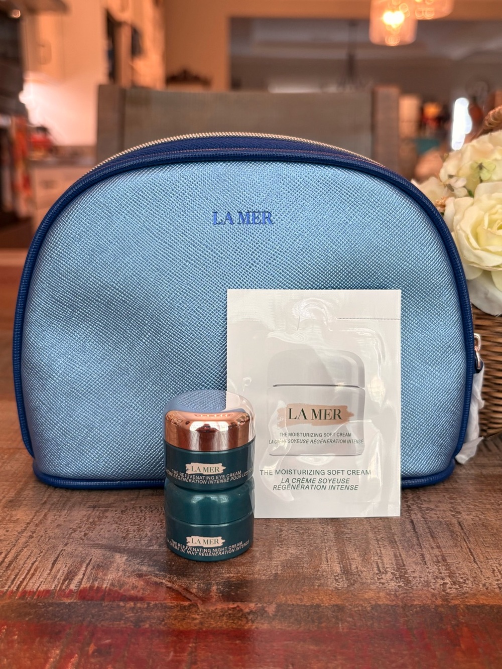 New LA MER Blue COSMETIC BAG + The Rejuvenating EYE & NIGHT CREAM Minis & More!